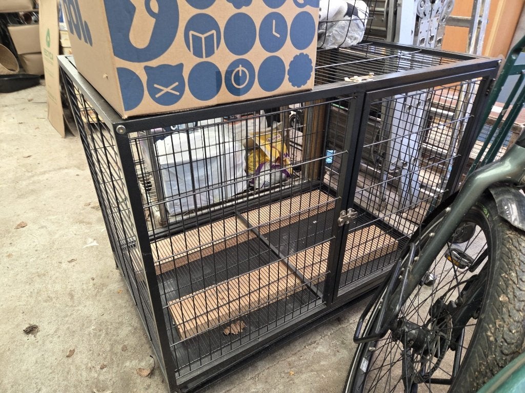 Grote bench op wielen 110x70x87H Geel, Dieren en Toebehoren, Ophalen of Verzenden, Zo goed als nieuw