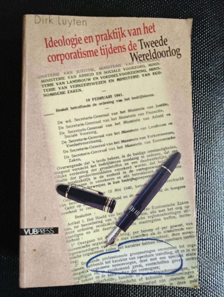 Ideologie en praktijk tijdens ww2, Boeken, Oorlog en Militair, Ophalen of Verzenden, Tweede Wereldoorlog, Gelezen, Algemeen