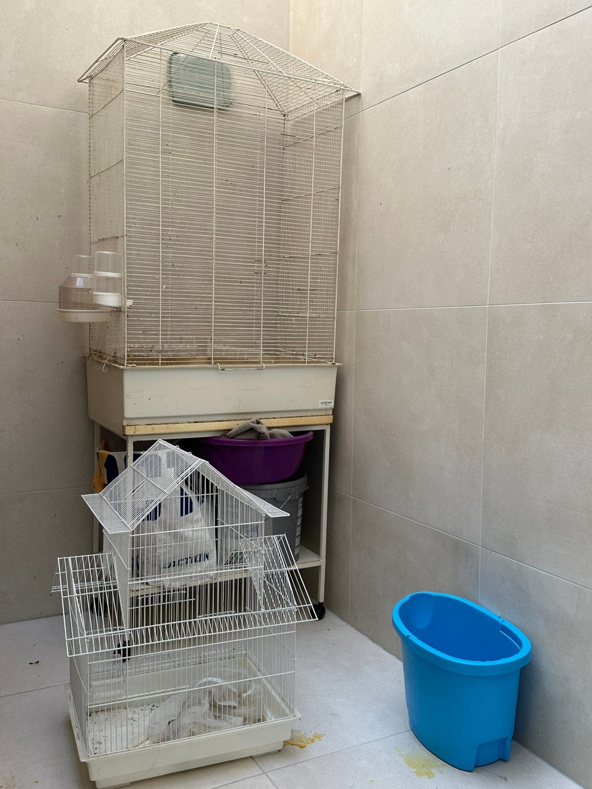 2 cages d’oiseaux à vendre, Enlèvement, Comme neuf, Métal, Cage à oiseaux