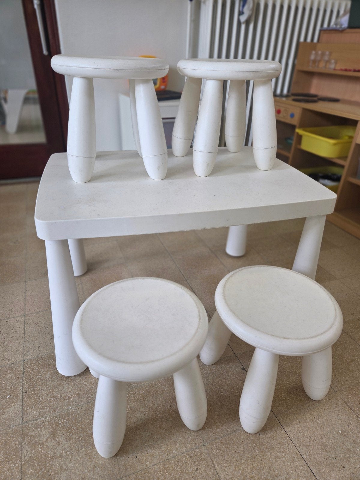 Table et 4 chaises Ikea, Enfants & Bébés, Enlèvement, Utilisé, Table(s) et Chaise(s)
