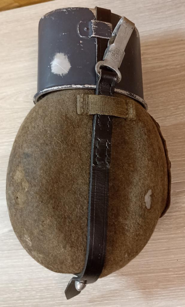 Gourde M31 Allemande avec quart PPrBln de 1941 (rare) ww2, Collections, Envoi, Armée de terre, Autres types