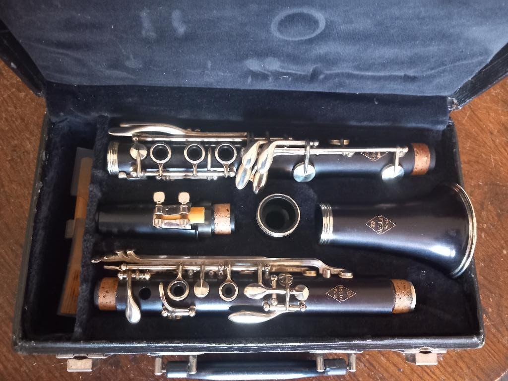 Noblet Artist France, Muziek en Instrumenten, Bes-klarinet, Ophalen of Verzenden, Zo goed als nieuw, Met koffer