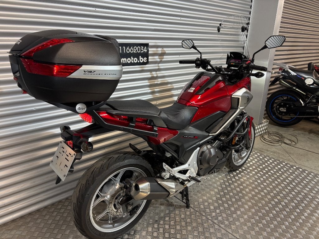 Honda NC750X DCT ABS + 1 jaar garantie + GRATIS onderhoud!, Motoren, 750 cc, 2 cilinders, Occasion, Motorrijbewijs A