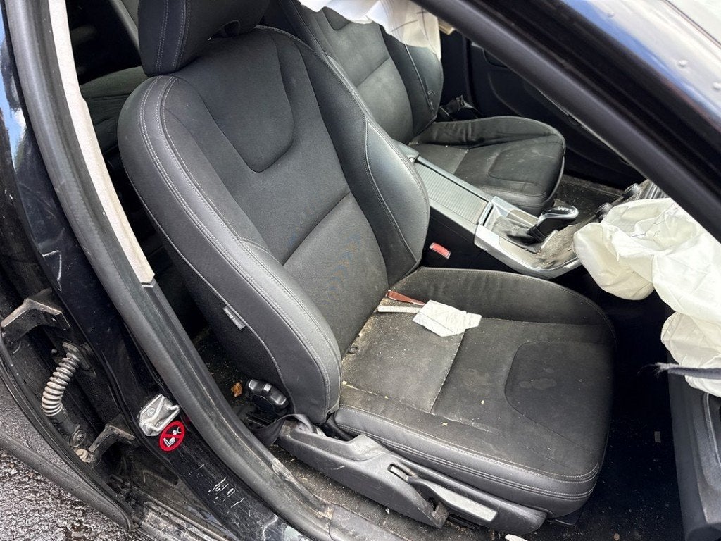 SIEGE AVANT DROIT ( PASSAGER ) Volvo V60 I (FW / GW), Info@volvocars.com, Volvo Car Germany GmbH, Siegburger Straße 229
50679  Köln, DE