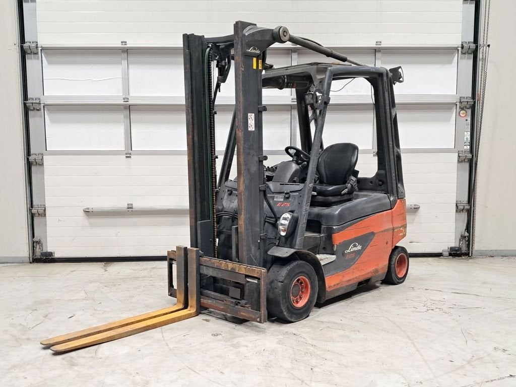 Linde E25-01, Articles professionnels, Machines & Construction | Chariots élévateurs & Transport interne, 2000 à 3000 kg, Électrique