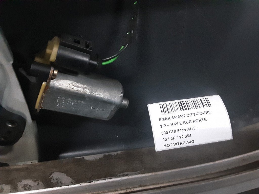 MOTEUR LEVE VITRE ELECTRIQUE AVANT GAUCHE Smart City-Coupé, Autos : Pièces & Accessoires, Mevr. I. Hauben, Utilisé, Avant, Rue de l'Espoir 34 34
4030  GRIVEGNÉE, BE