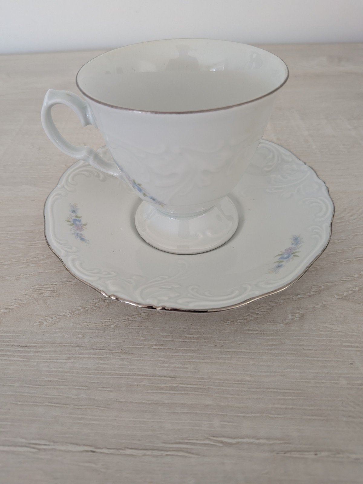 service à café porcelaine de Pologne, Enlèvement