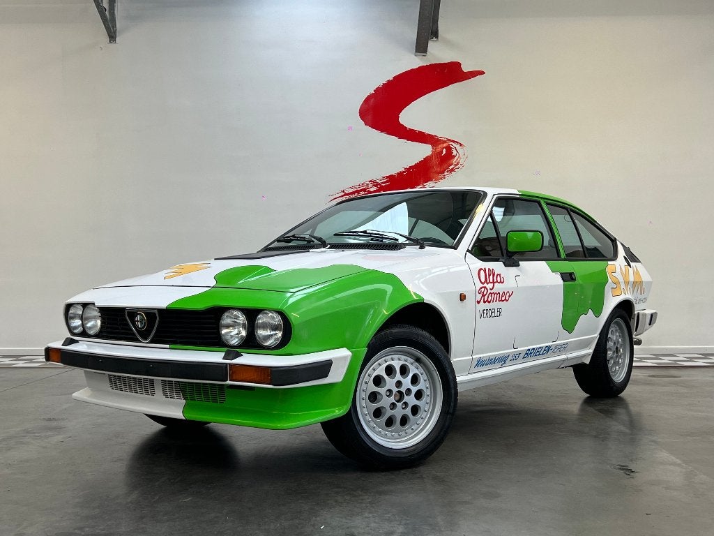 ALFA ROMÉO GTV 6 (1984), Autos, Alfa Romeo, Cuir, Achat, 2500 cm³, Entreprise