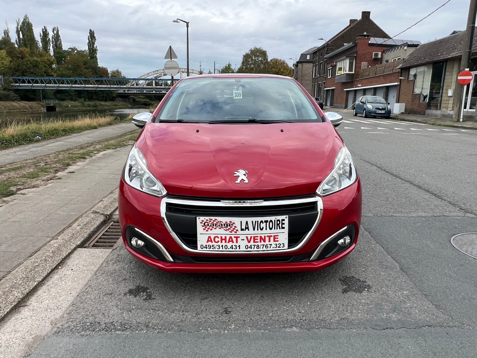 Peugeot 208 , 5 portes 2017 année 1.2 essence 0032478767323, Voorwielaandrijving, Dealer onderhouden, Stof, Euro 6