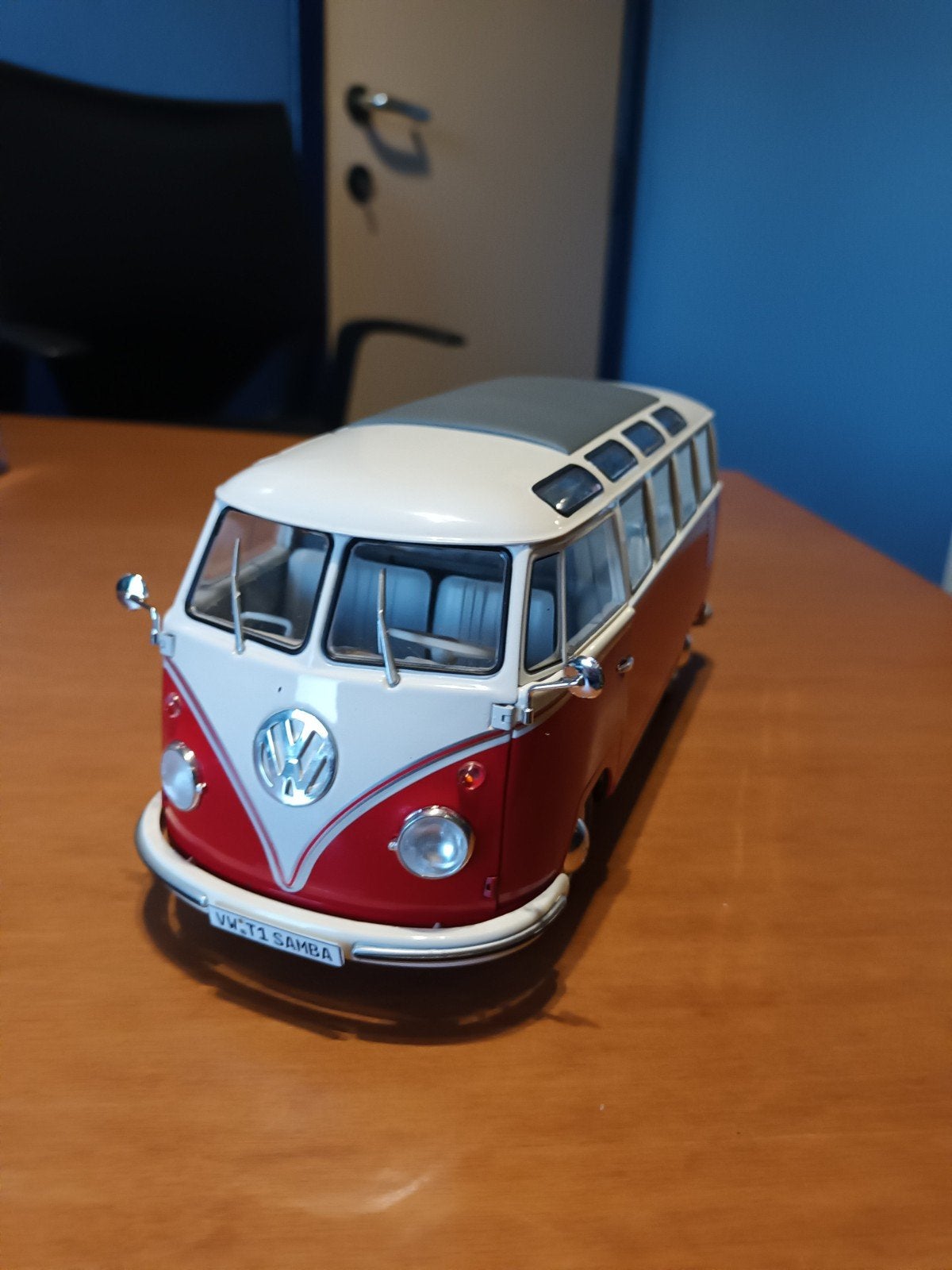 Bus de samba Vwt1, échelle 1,18 En parfait état avec OVP, Enlèvement ou Envoi