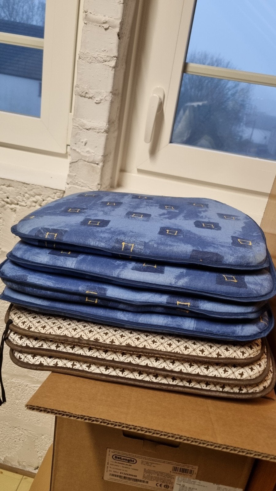 verschillende kussens voor stoelen zie foto's, Huis en Inrichting, Woonaccessoires | Kussens, Ophalen