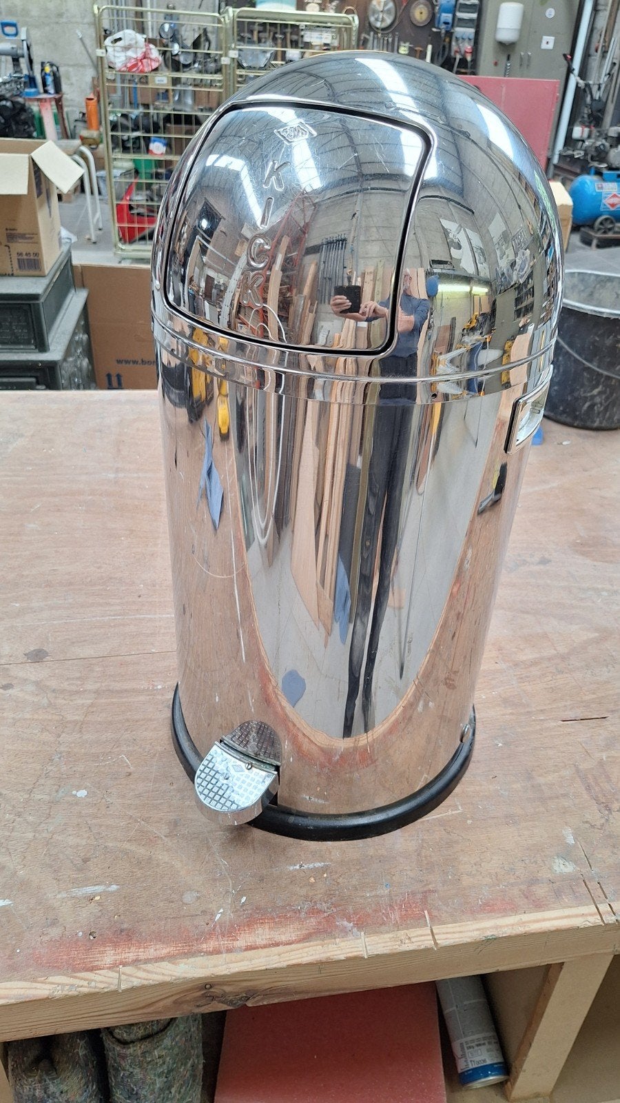 wesco vuilbak inox, Ophalen, Inox