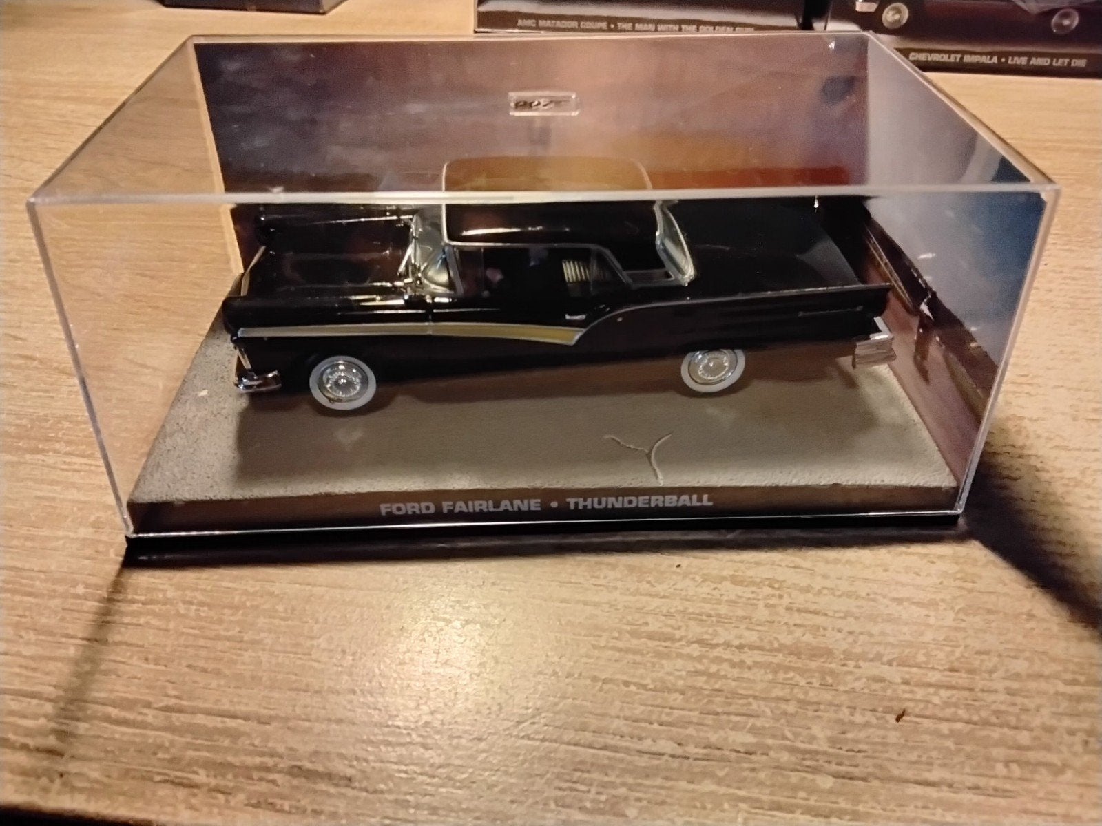 James Bond - Ford Fairline, Hobby en Vrije tijd, Modelauto's | 1:43, Ophalen of Verzenden