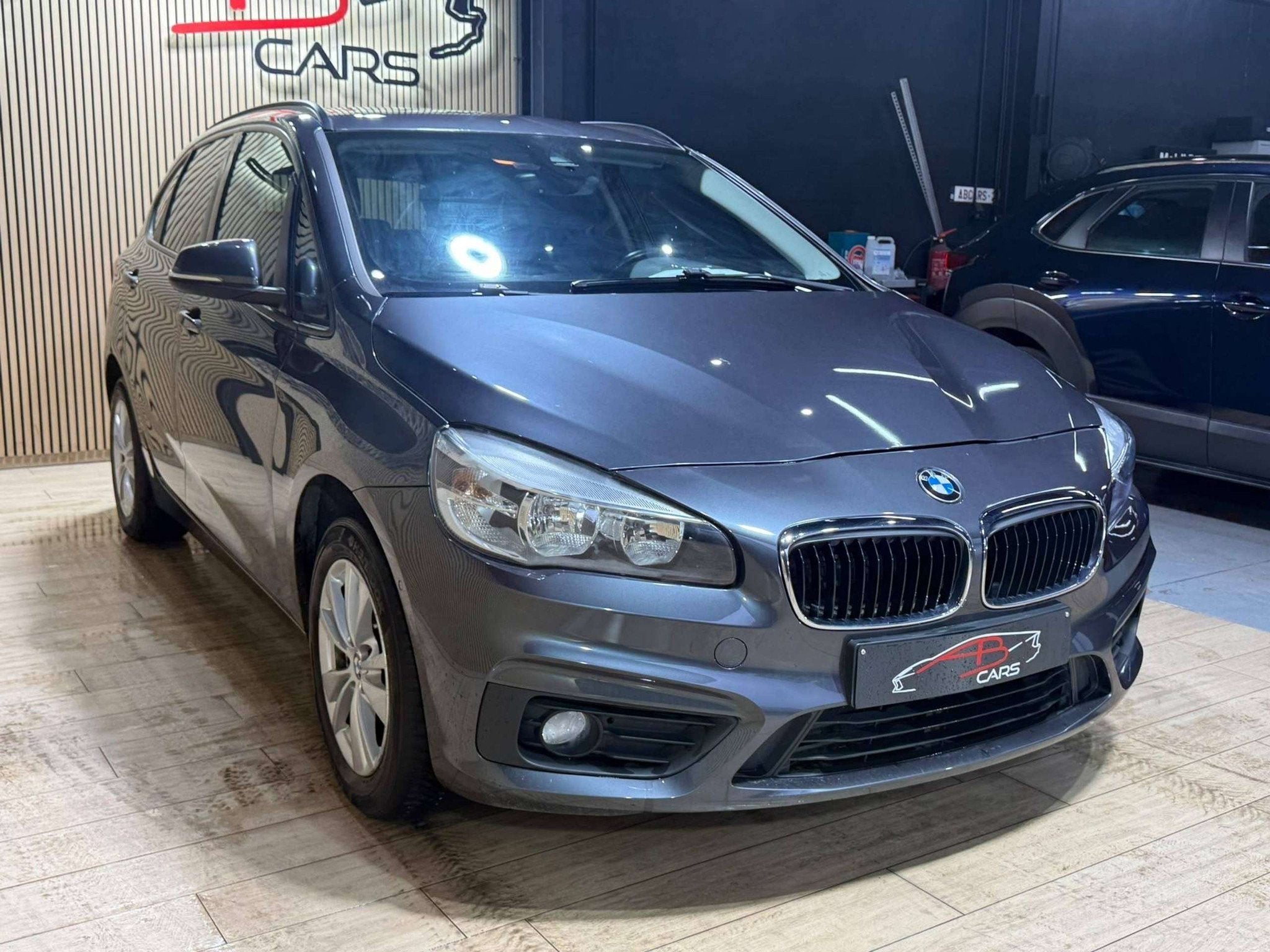 BMW 2 Serie 216 i Active Tourer * GARANTIE 12 MOIS * 1ER PRO, Autos, Cuir, Achat, Euro 6, Entreprise