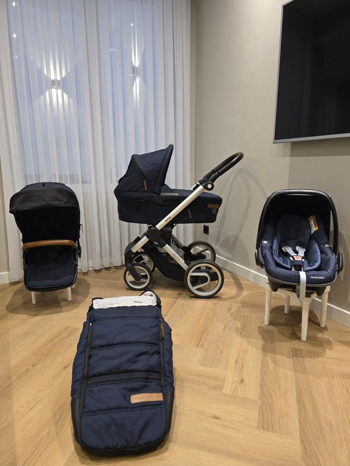 Complete 3in1 kinderwagen Mutsy evo vanaf geboorte tot 4jaar, Kinderen en Baby's, Kinderwagens en Combinaties, Zo goed als nieuw