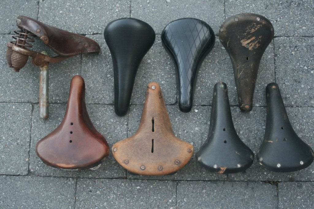 Groot lot antieke / vintage zadels voor fiets / koersfiets, Fietsen en Brommers, Leer, Ophalen of Verzenden, Zo goed als nieuw