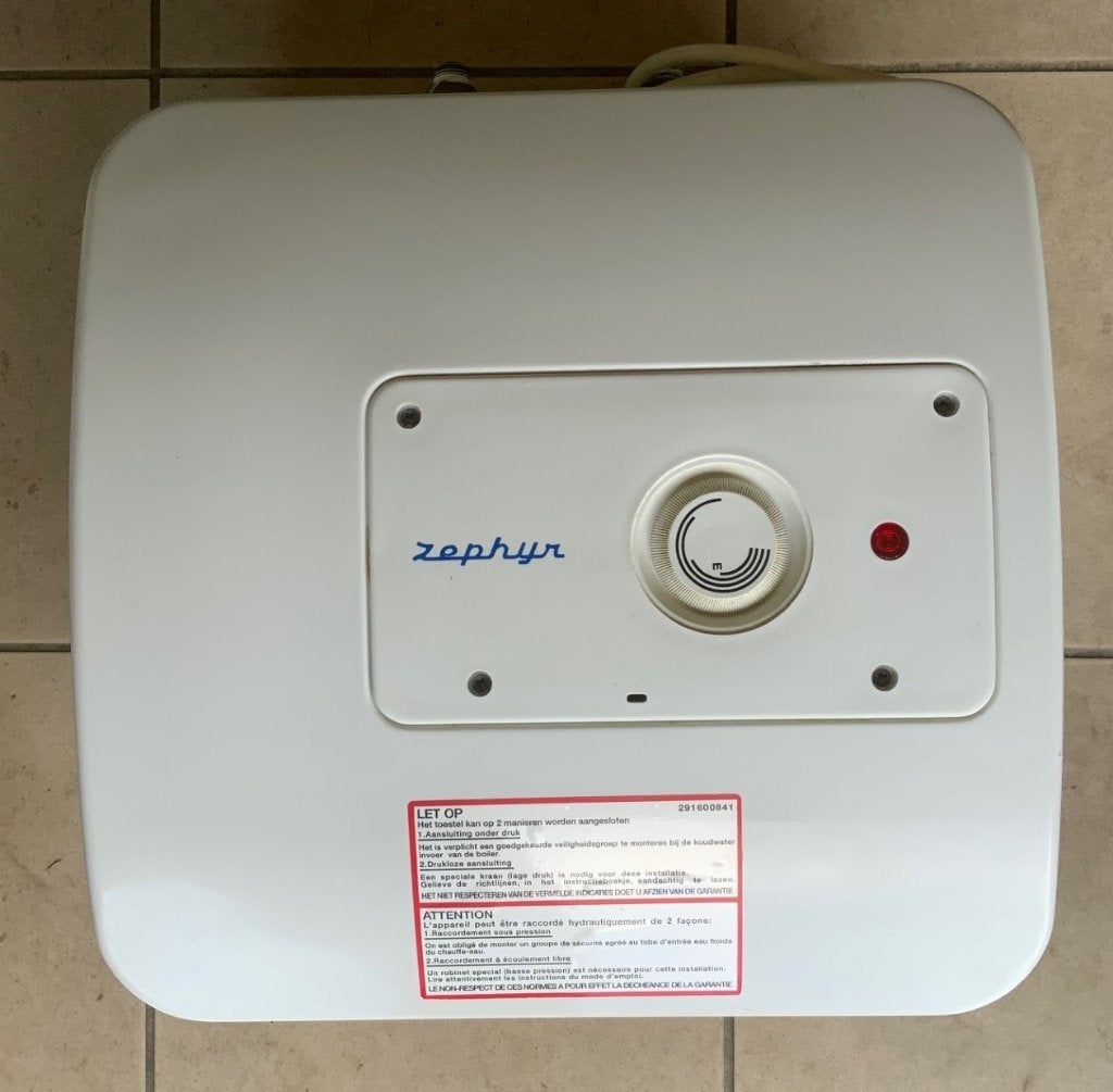Petit chauffe eau électrique mural, Doe-het-zelf en Bouw, Chauffageketels en Boilers, Ophalen, Gebruikt, Geiser, Onbekend