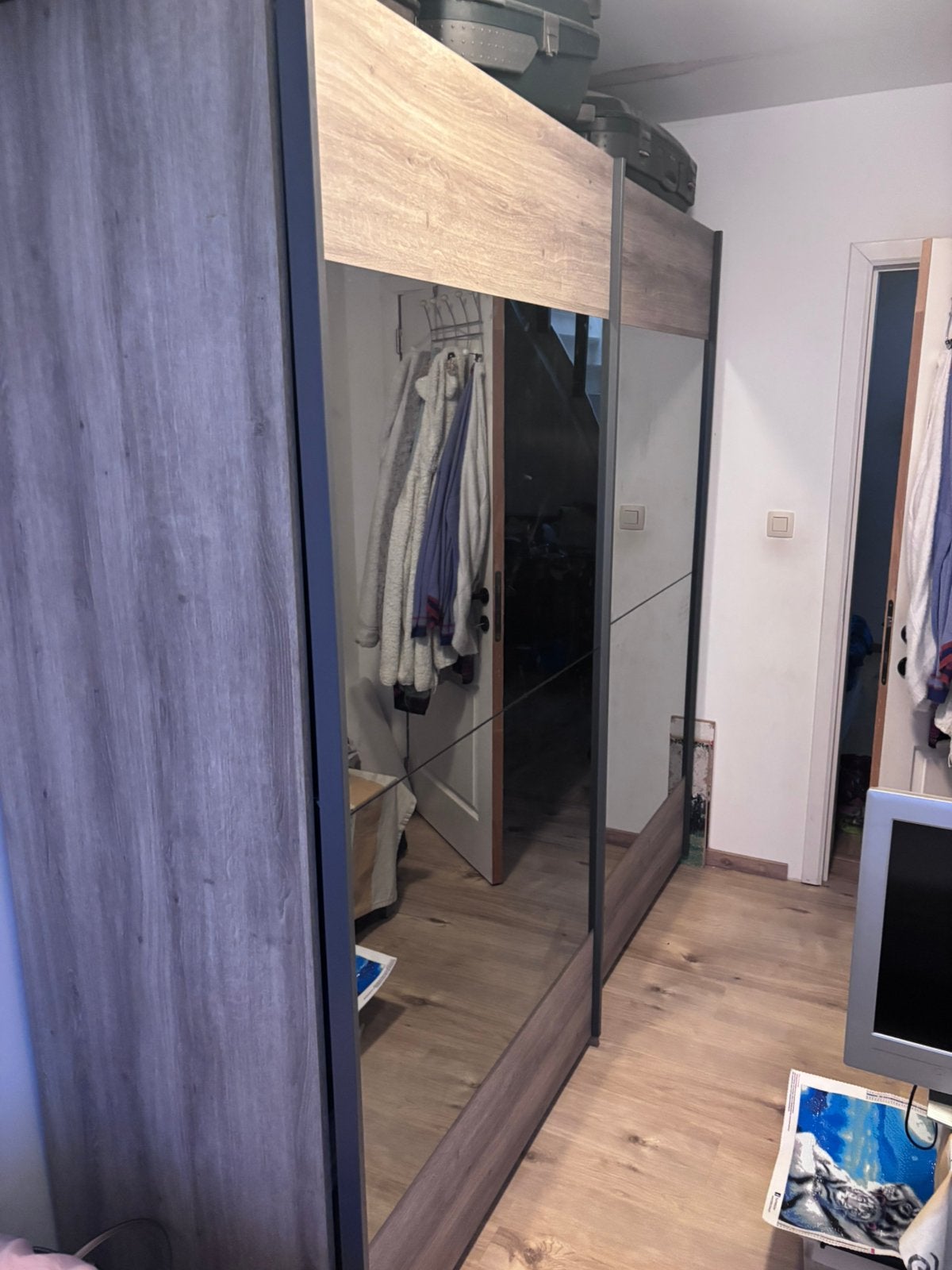 Kleerkast met spiegel, Huis en Inrichting, Ophalen, Met deur(en), Gebruikt, 200 cm of meer