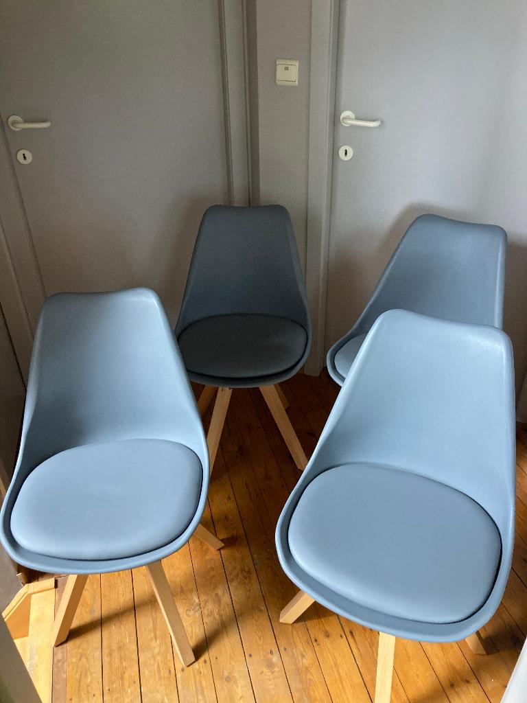 4 Eetkamerstoelen, Ophalen, Kunststof, Zo goed als nieuw, Vier