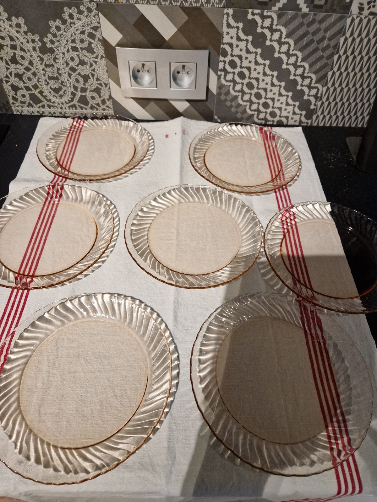 7 assiettes Arcoroc Rosalie, Antiek en Kunst, Ophalen of Verzenden