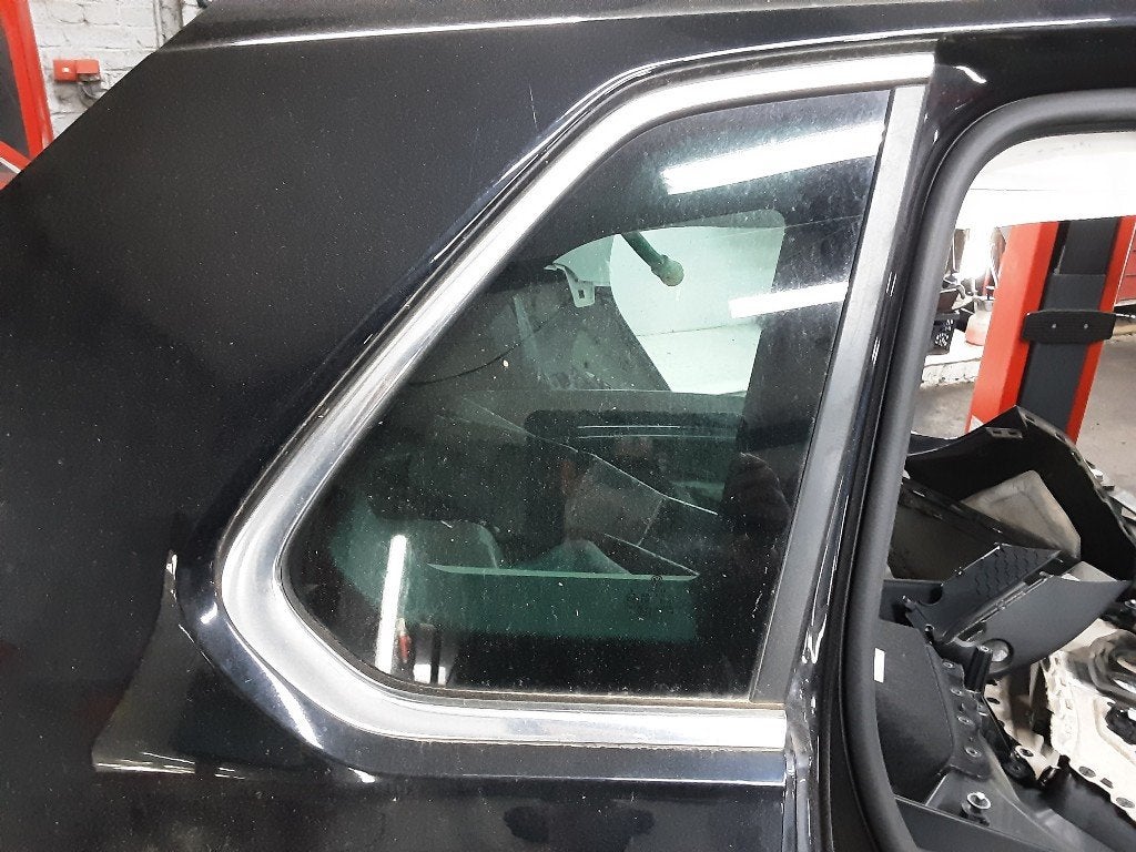 VITRE LATERALE ARRIÈRE DROIT Volkswagen Tiguan (AD1), Utilisé, Volkswagen