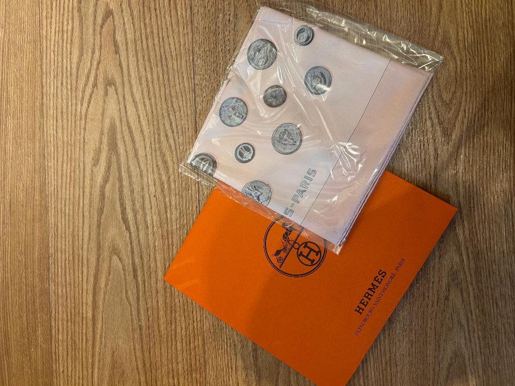 Foulard hermes, Hermes, Enlèvement ou Envoi, Comme neuf, Écharpe