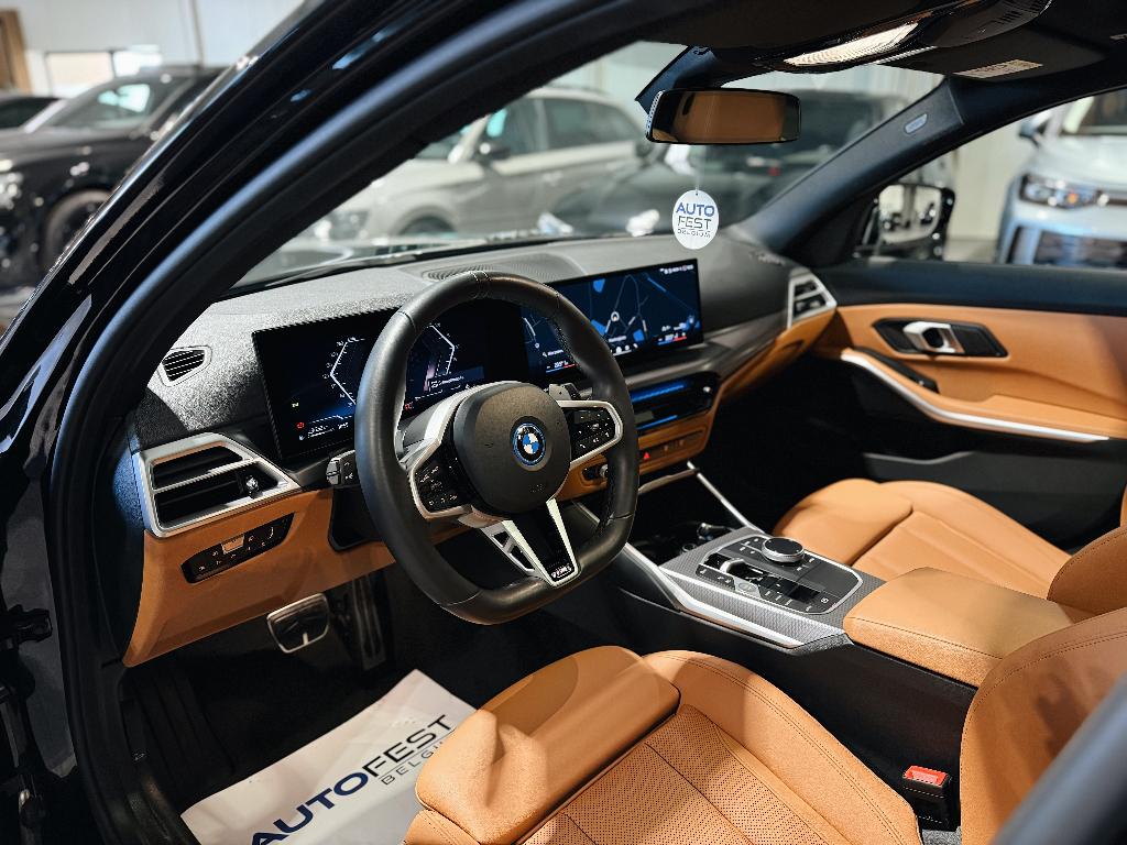 BMW 330e Touring M-Sport Facelift - Garantie, Auto's, BMW, Automaat, Achterwielaandrijving, Euro 6, Zwart