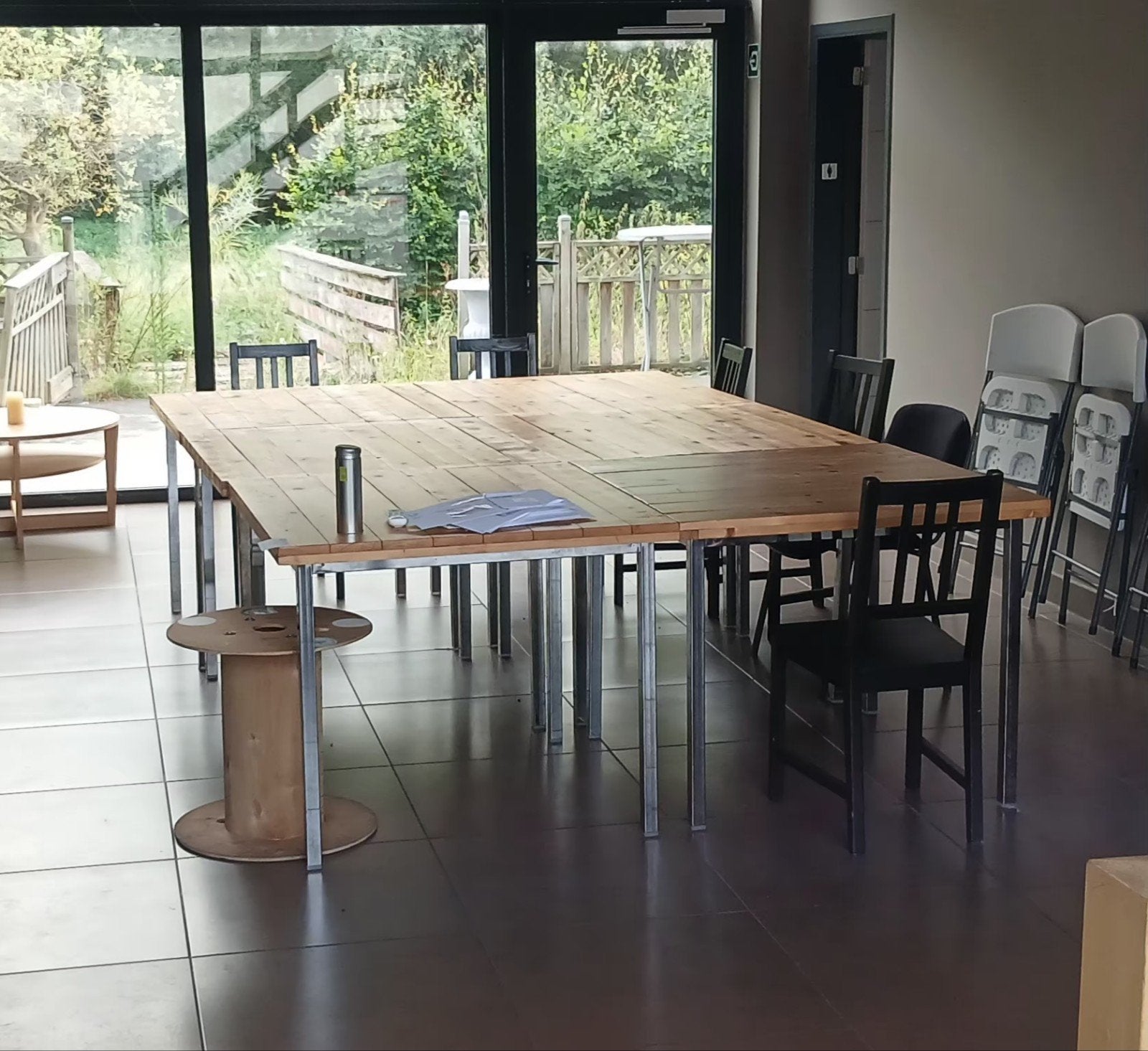 Lot de 6 tables carrées bon état, Maison & Meubles, Ameublement | Revêtements de sol, Enlèvement
