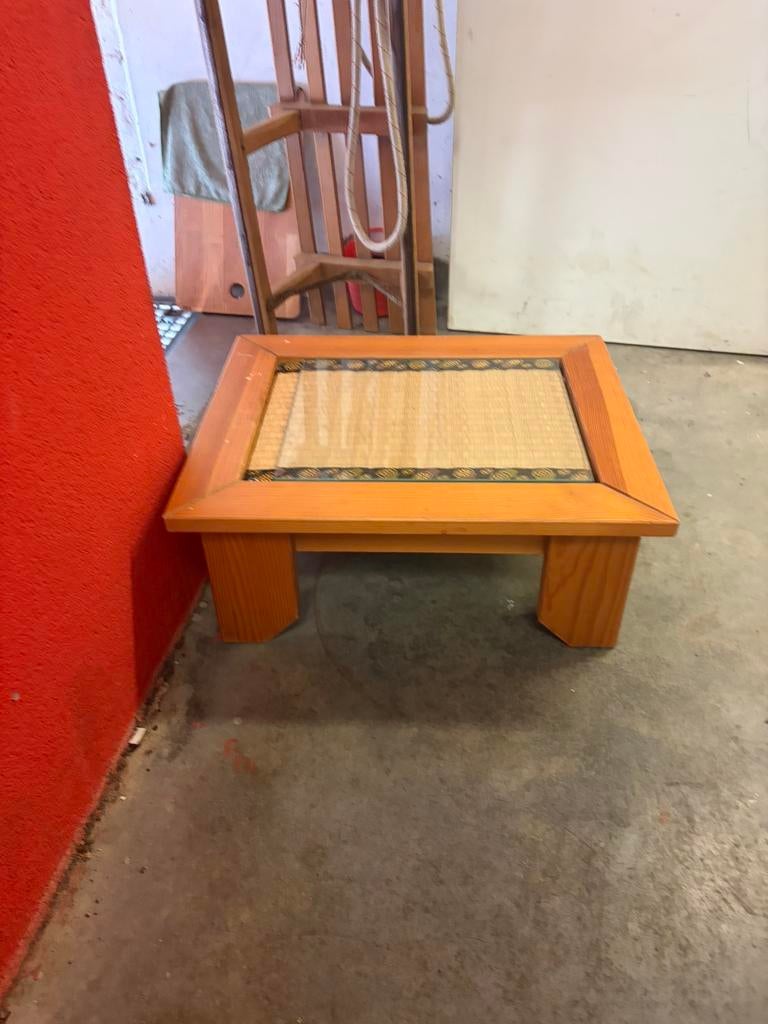 Table de chevet asiatique, Enlèvement