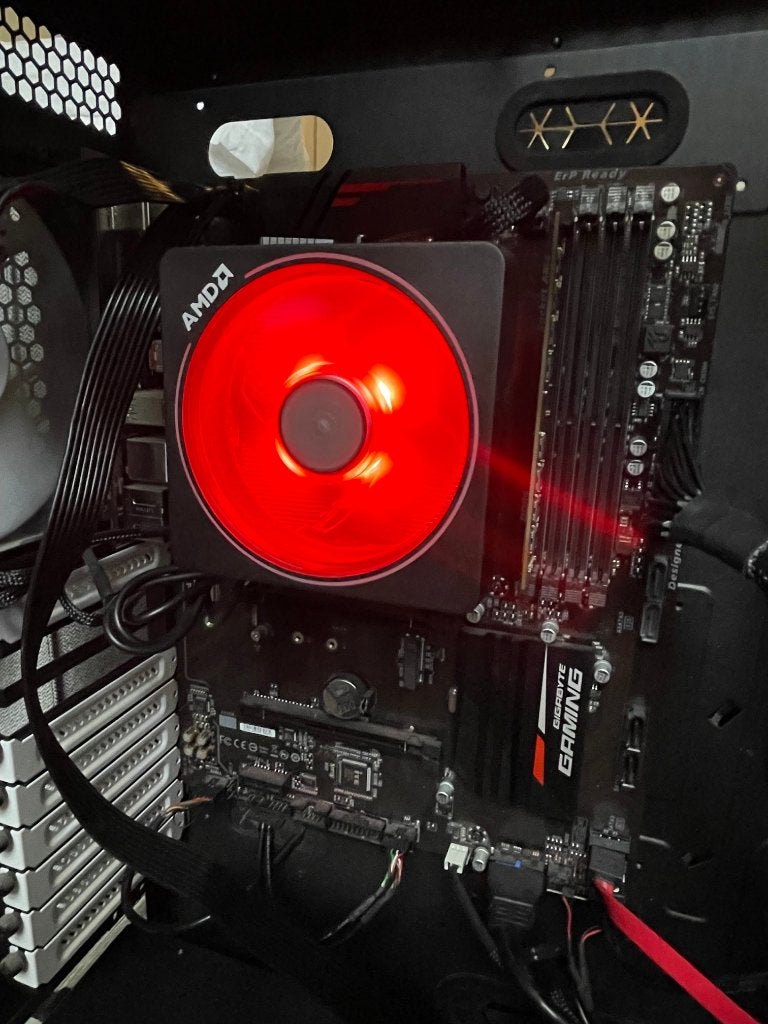 Gigabyte B450 Gaming X met Ryzen 7 2700X CPU, DDR4, Refurbished, Ophalen of Verzenden, Socket AM4