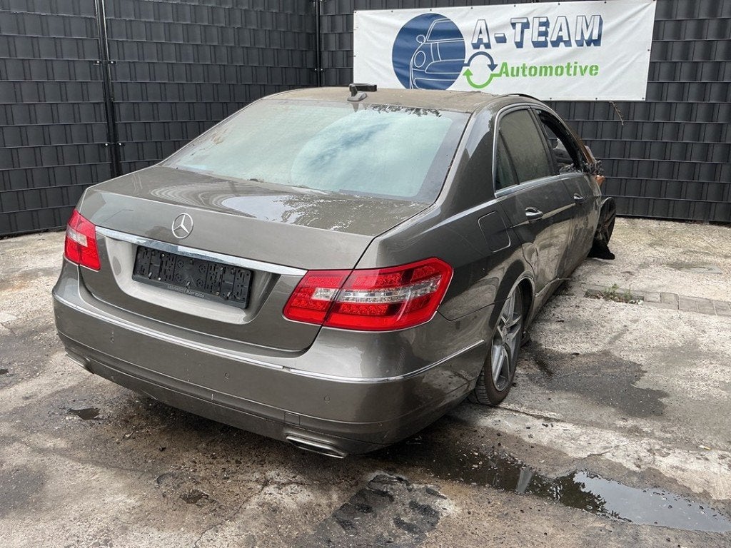 AANDRIJFAS RECHTS ACHTER Mercedes-Benz E (W212), Gebruikt, Mercedes-Benz, Dialog.mb@mercedes-benz.com, Mercedes-Benz AG