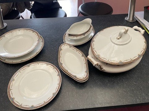Magnifique service porcelaine de Limoges FAIRE OFFRE, Antiek en Kunst, Antiek | Servies compleet