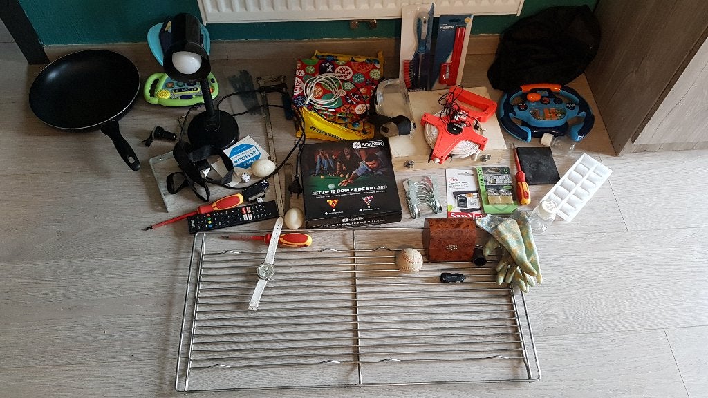 outillage, brocante, jouets etc, Enlèvement