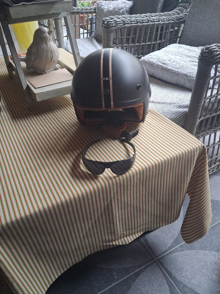Casque kaki, Enlèvement ou Envoi
