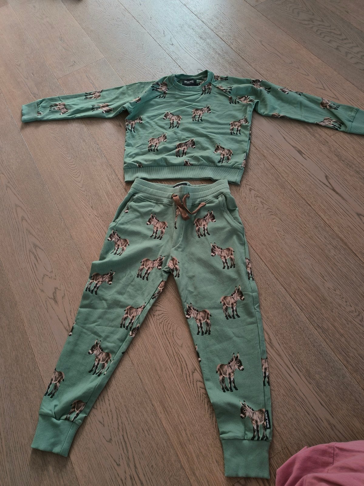 Snurk Kids "Donkeys" set (sweater en broek), Neuf, Garçon ou Fille, Ensemble, Enlèvement