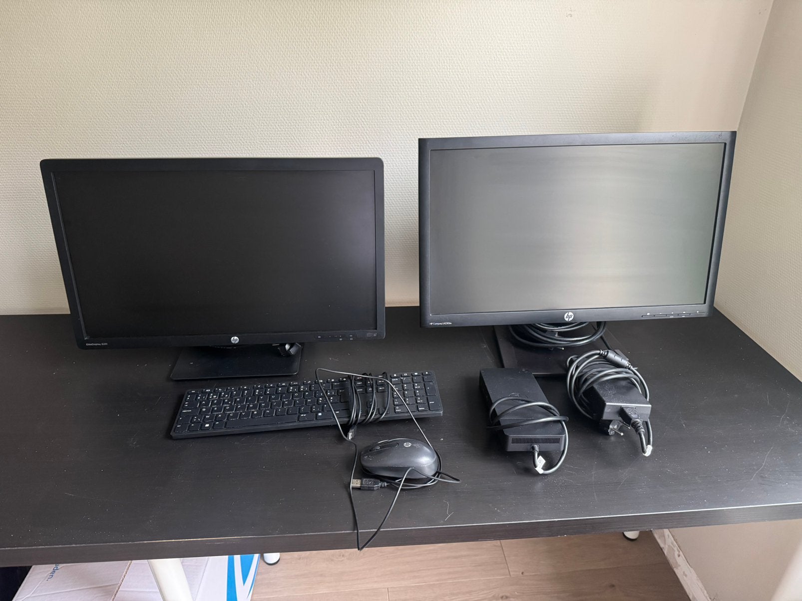 Thuiskantoor - 2 schermen, dock statio, toestenbord en muis, Computers en Software, Ophalen, Zo goed als nieuw, USB-C