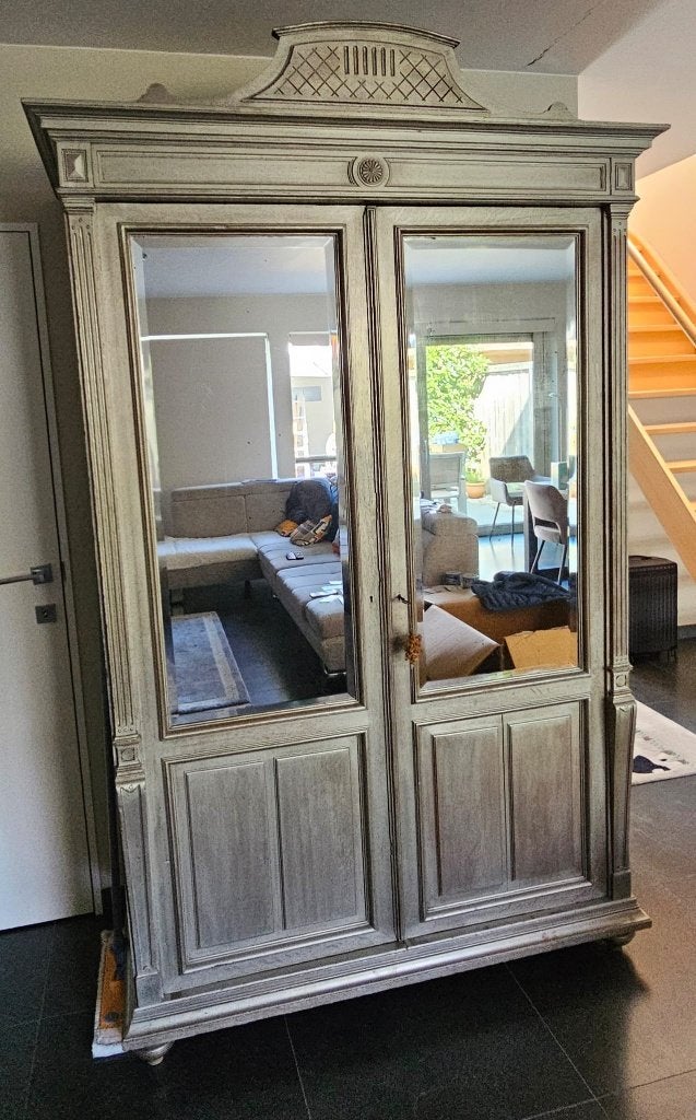 Grande armoire de style classique avec portes miroir, Avec porte(s), 100 à 150 cm, Enlèvement, Utilisé