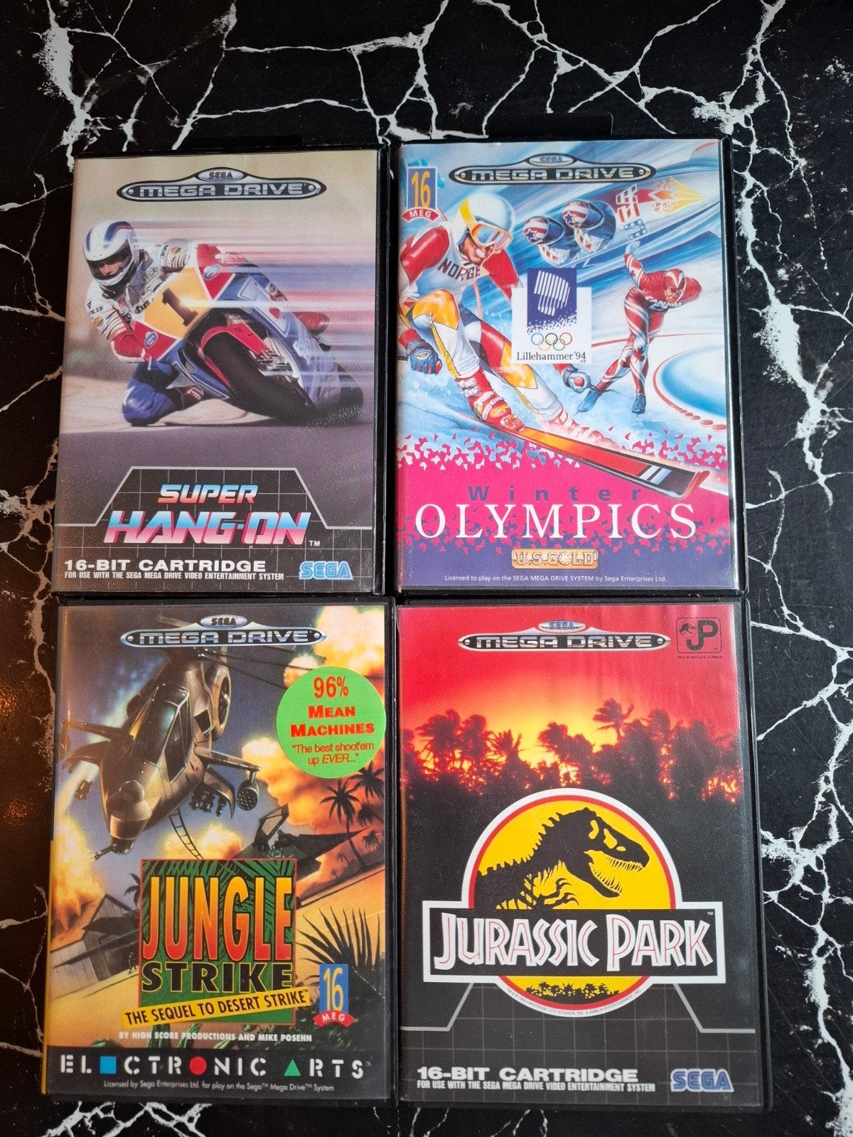 4 Sega Megadrive-spellen in een doos!, Ophalen of Verzenden