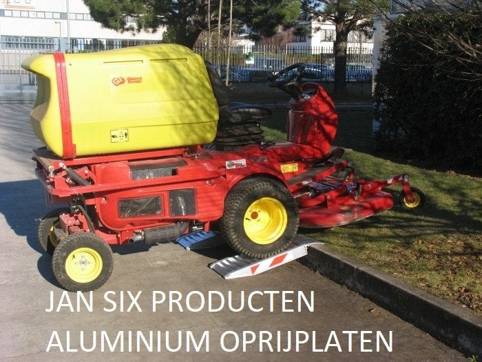 Alu. oprijplaten 800 x 300 cap 3000 kg / paar type 80/08sh, Tuin en Terras, Zitmaaiers, Ophalen, Nieuw