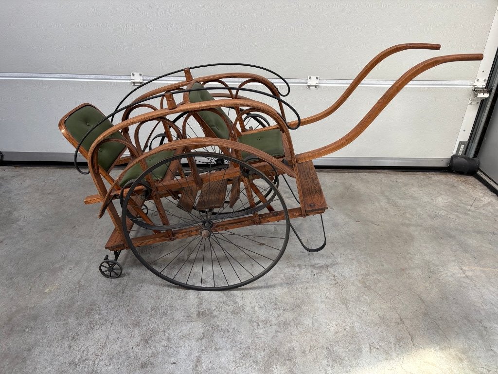 antieke kinderwagen voor tweeling, Enlèvement
