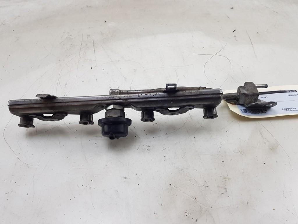 RAMPE D'INJECTION Honda Insight (ZE2) (|16620RBJA01|), Hanauer Landstraße  222-224
60314  Frankfurt am Main, DE, Honda, Utilisé