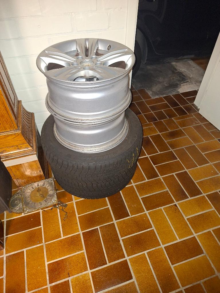 Bmw velgan en banden, Auto-onderdelen, Banden en Velgen, Ophalen, Nieuw, 17 inch, Winterbanden