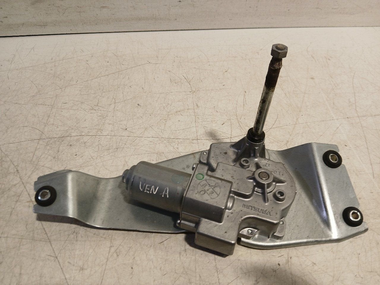 Ruitenwissermotor achter BMW 2 serie, Onderdelen@venauto.nl, Van der Ven Autorecycling B.V., Gebruikt, Ettenseweg 76, 4706 PB Roosendaal, The Netherlands