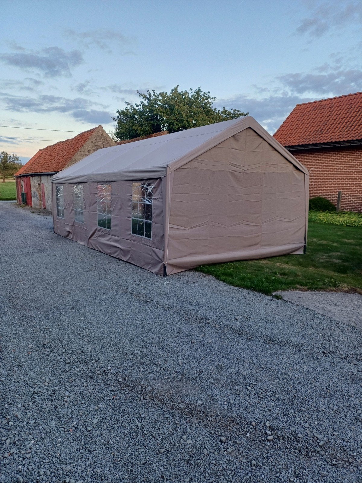 beige feesttent 4m breed  8m lang, Caravans en Kamperen, Ophalen, Zo goed als nieuw, Meer dan 6