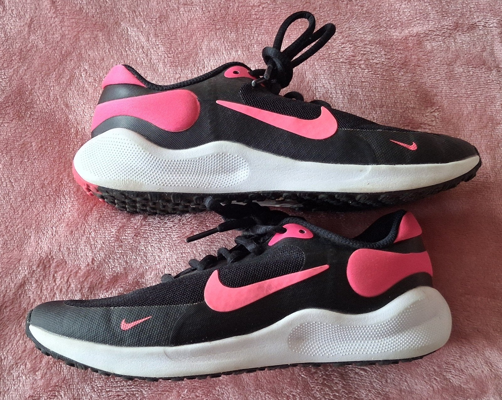 Baskets Nike pointure 34, Enlèvement