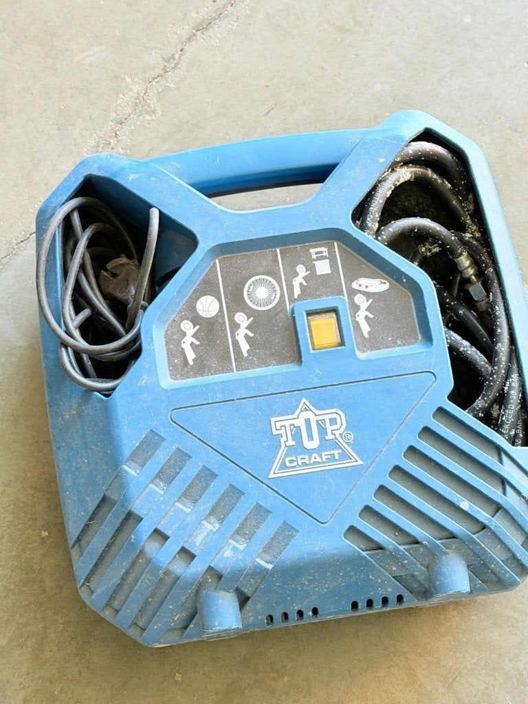 Draagbare luchtcompressor, Doe-het-zelf en Bouw, Compressors, Ophalen, Gebruikt, Olievrij, Minder dan 6 bar