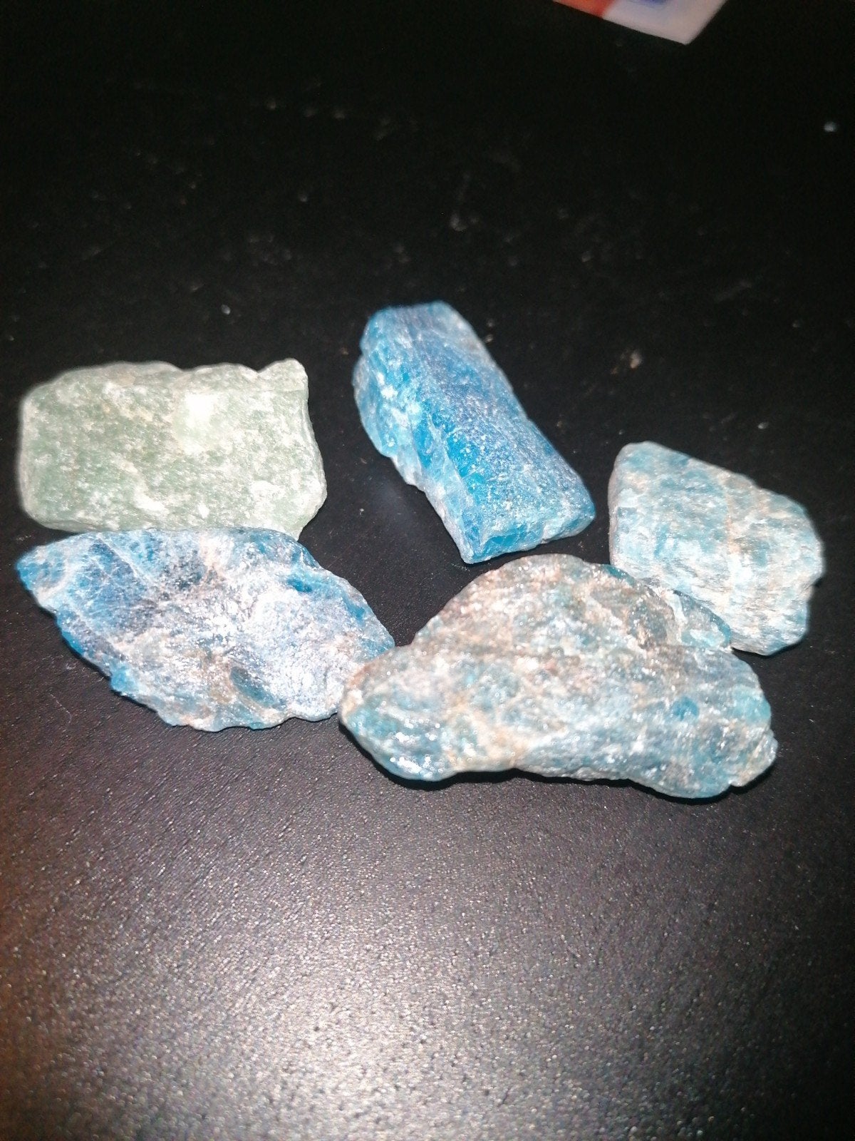 mooie blauwe stenen van de natuur, Ophalen
