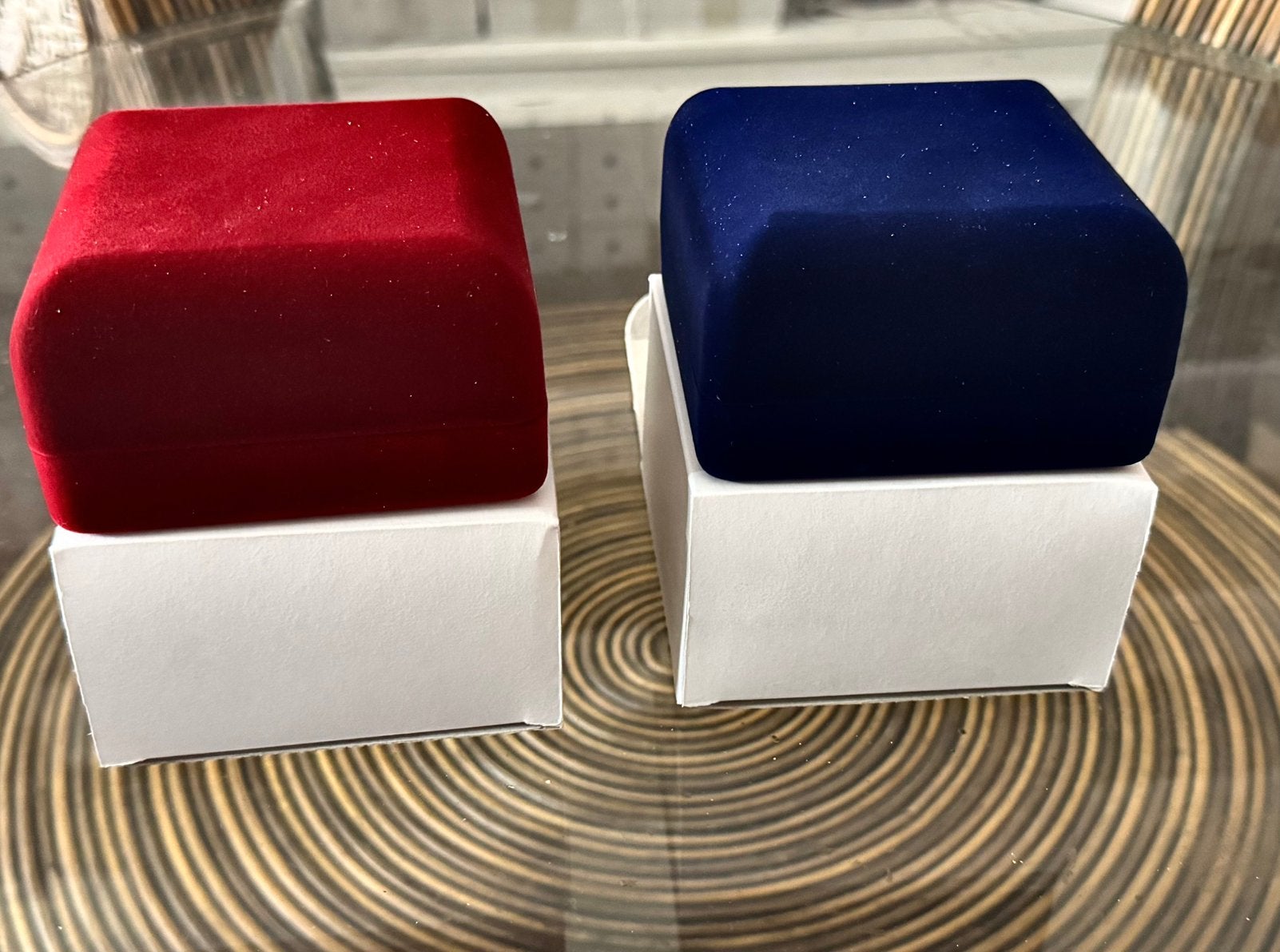 Boîte à bijoux/bracelets, Enlèvement, Comme neuf