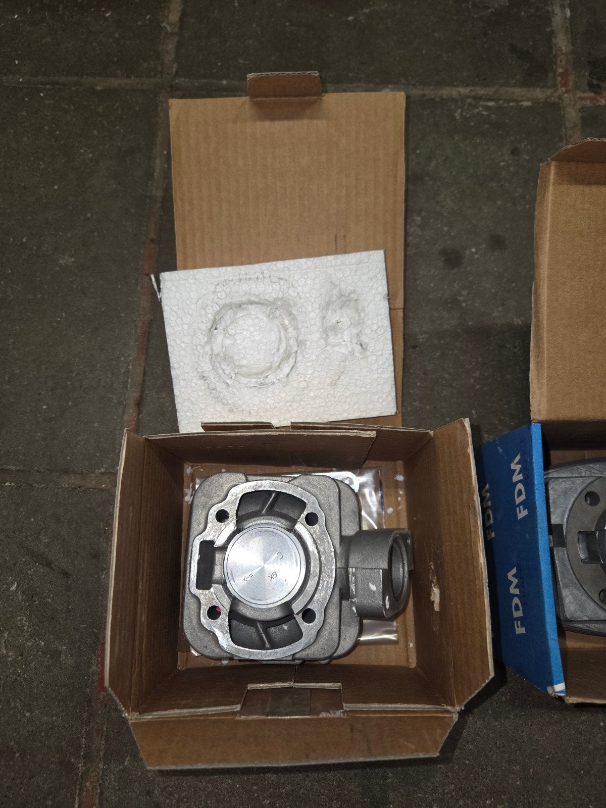 1 cylindre nv,103 scouteur Peugeot lire l'annonce, 40€ fixe, Enlèvement ou Envoi