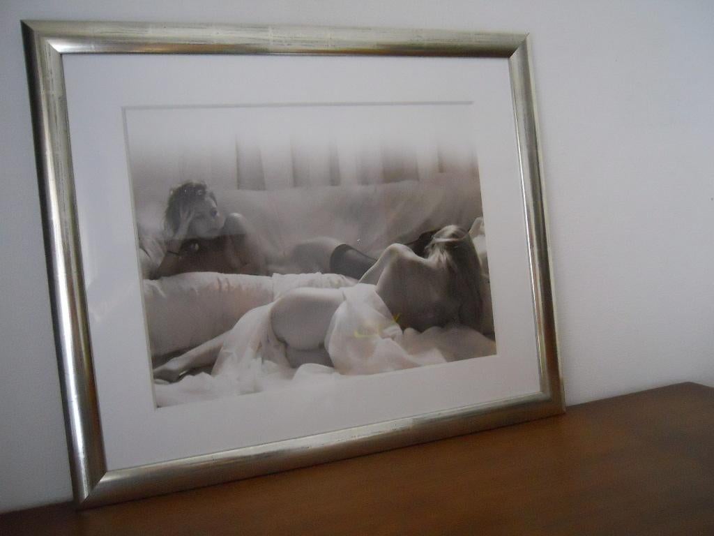 Kunstfotografie — Zwart-witte naakte vrouwen, Ophalen